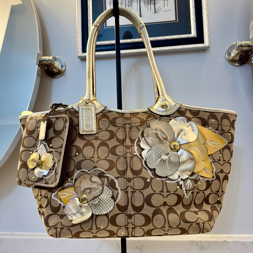 Coach Signature Bleeker Floral with Matching Wristlet
